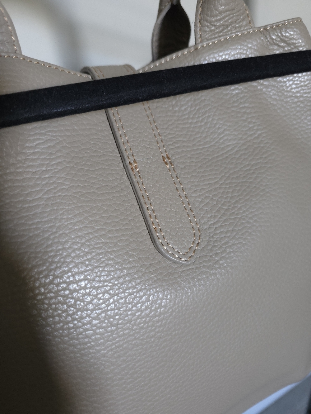 Italian Leather Beige Shoulder Purse with Strap - Picture 6 of 13